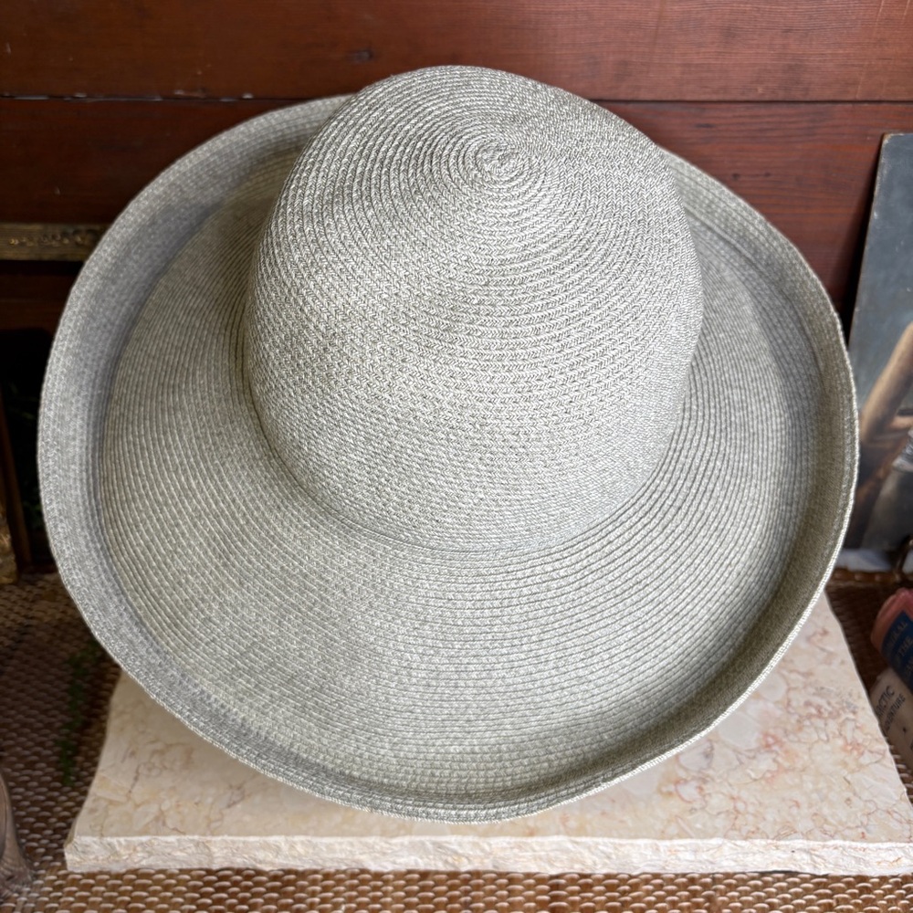 Eric Javits New York Sun Hat Packable Soft Sage Green Color - Picture 5 of 9